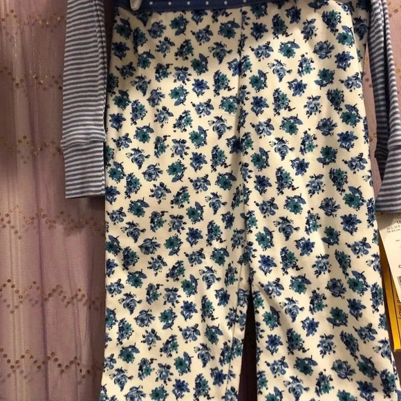 ***NWT***Carter’s two-piece matching set - Picture 4 of 5